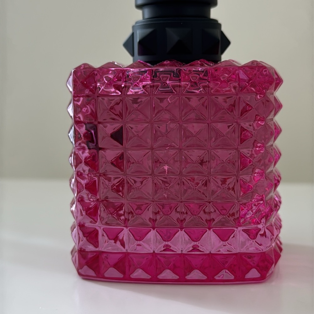 Valentino Roma Donna Extradose Parfum 🆕 - Picture 2 of 4